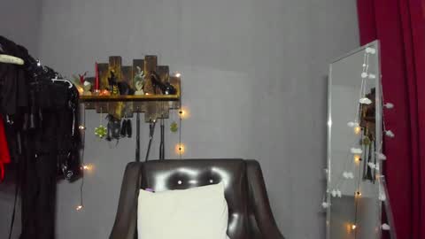 Snapshot of mistress_pamela_ chatting on December 26, 2024, 3:38 am Mistress Pamela online show from December 26, 2024, 3:38 am