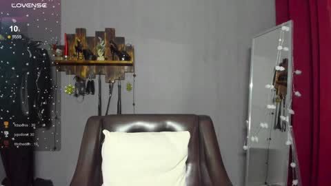 Snapshot of mistress_pamela_ chatting on December 26, 2024, 9:44 am Mistress Pamela online show from December 26, 2024, 9:44 am