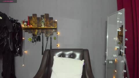 Snapshot of mistress_pamela_ chatting on December 27, 2024, 6:46 am Mistress Pamela online show from December 27, 2024, 6:46 am