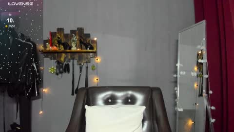 Snapshot of mistress_pamela_ chatting on January 11, 2025, 10:51 am Mistress Pamela online show from January 11, 2025, 10:51 am