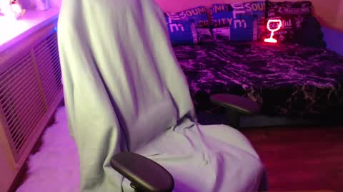 Snapshot of mistressbailey_x chatting on January 18, 2025, 2:33 pm Miss Bailey online show from January 18, 2025, 2:33 pm