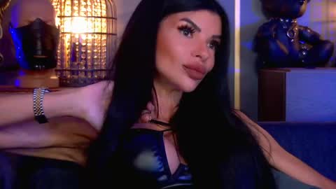Elenia online show from June 6, 2026, 12:54 pm