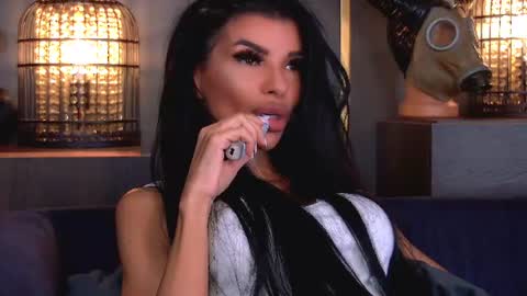 Snapshot of mistresselenia chatting on June 18, 2026, 11:14 am Elenia online show from June 18, 2026, 11:14 am