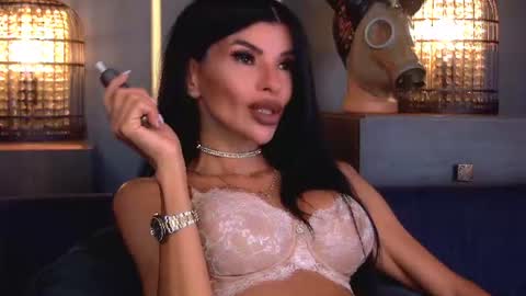 Snapshot of mistresselenia chatting on July 2, 2026, 10:21 am Elenia online show from July 2, 2026, 10:21 am