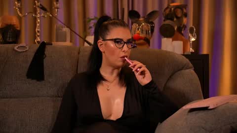 Mistress Kelly online show from September 21, 2025, 1:07 am