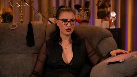 Mistress Kelly online show from October 9, 2025, 11:03 pm