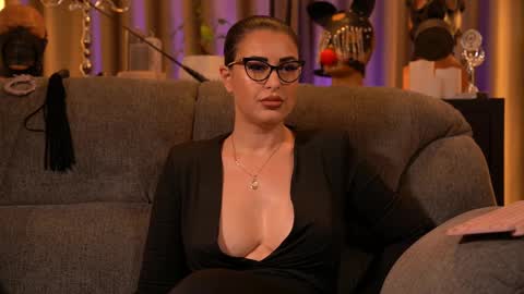 Mistress Kelly online show from November 23, 2025, 12:10 am