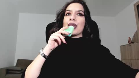 YourGoddessM online show from December 6, 2024, 2:38 pm