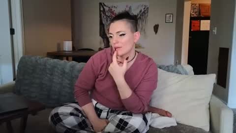 Snapshot of mistressquynnxo chatting on December 11, 2024, 9:01 pm Mistress Quynn online show from December 11, 2024, 9:01 pm