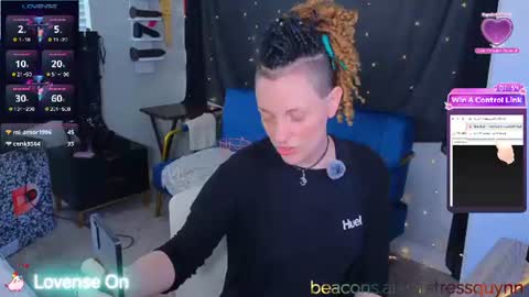 Snapshot of mistressquynnxo chatting on June 22, 2026, 8:17 pm Mistress Quynn online show from June 22, 2026, 8:17 pm