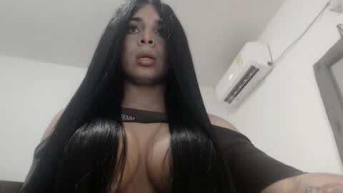 ALICE MADANE online show from November 19, 2025, 1:27 am