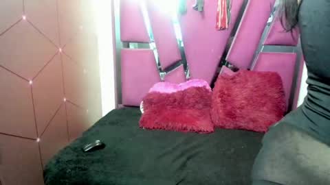 Misty Bound online show from November 19, 2025, 4:45 am