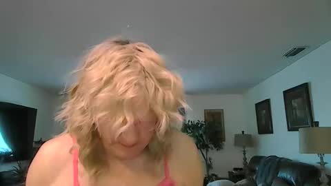 Snapshot of mistygoodslut chatting on May 12, 2026, 11:51 am mistygoodslut online show from May 12, 2026, 11:51 am