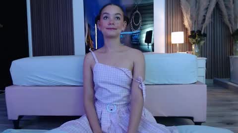 Mtica Brennet online show from October 30, 2025, 3:30 am