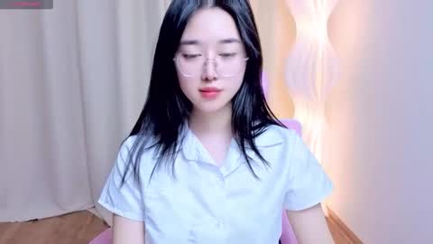 miu_999 online show from May 1, 2026, 4:17 am