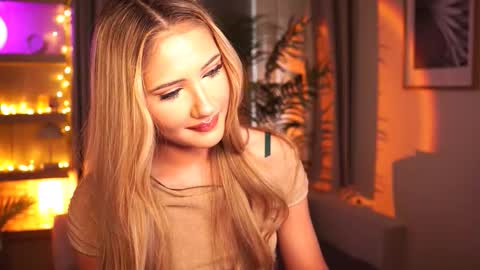 Miu Meow online show from October 10, 2025, 12:37 pm