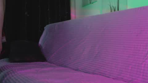 Yuka online show from February 6, 2025, 7:40 pm