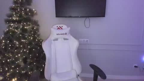   MIa   online show from December 25, 2024, 5:37 pm