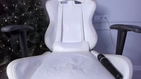   MIa   online show from December 28, 2024, 2:42 pm