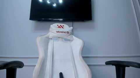   MIa   online show from February 10, 2025, 6:03 pm