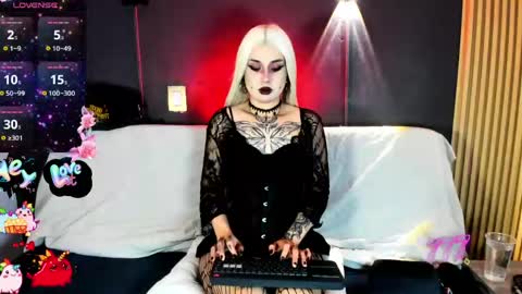 Snapshot of mix_carmilla chatting on June 6, 2026, 9:03 am mix_carmilla online show from June 6, 2026, 9:03 am