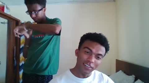 mixedboy_sexy online show from September 21, 2025, 9:33 am