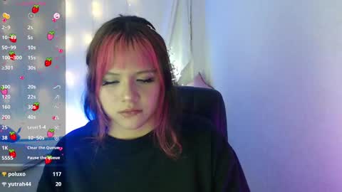 mixie_cute online show from December 16, 2024, 12:37 am