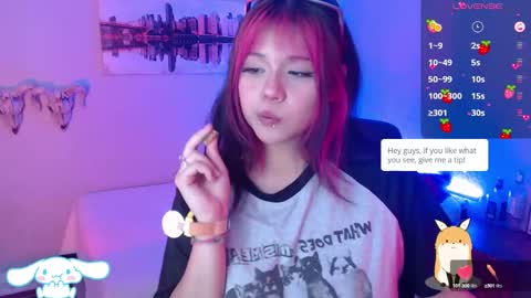 mixie_cute online show from January 10, 2025, 10:15 pm