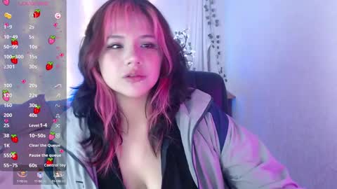 mixie_cute online show from January 14, 2025, 9:09 pm