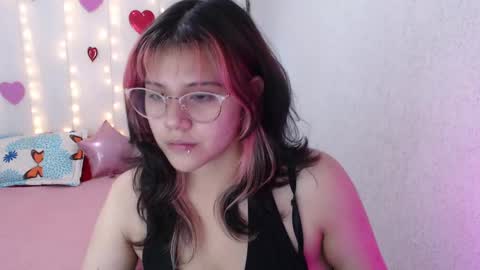 mixie_cute online show from February 16, 2025, 5:04 pm