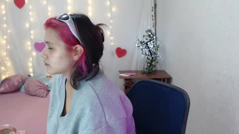 mixie_cute online show from February 23, 2025, 3:08 pm