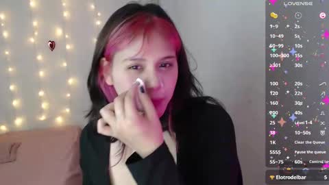 mixie_cute online show from March 5, 2025, 9:48 pm