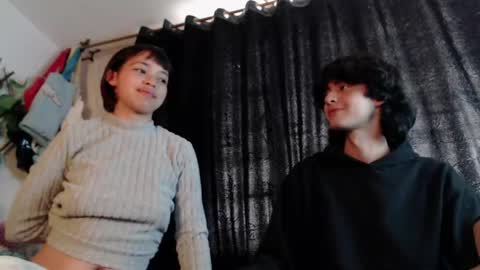 Snapshot of mixipeach chatting on April 27, 2026, 10:30 pm Naomi and Nekorii online show from April 27, 2026, 10:30 pm