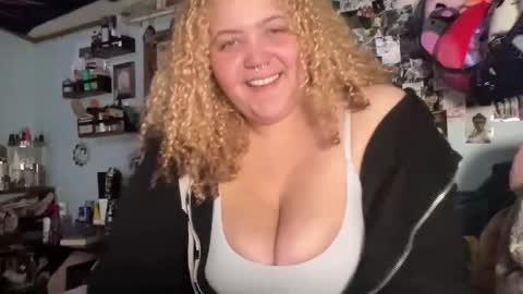 mixxedgoodness222 online show from February 4, 2026, 3:34 am