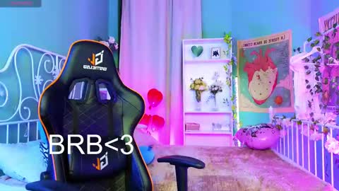 Mizuki online show from February 17, 2025, 3:15 am