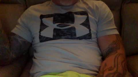 Snapshot of mjg175 chatting on December 23, 2024, 9:40 pm SexyRed online show from December 23, 2024, 9:40 pm
