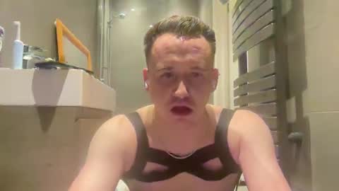 Snapshot of mkemp458 chatting on February 9, 2025, 12:06 am mkemp458 online show from February 9, 2025, 12:06 am