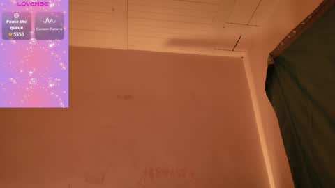 MoonLipson online show from June 9, 2026, 12:44 am