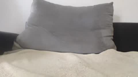 mlkjh49 online show from October 21, 2025, 1:12 pm