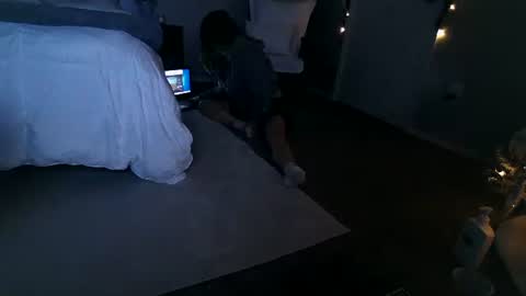 Snapshot of mmmmmwah chatting on December 9, 2024, 9:49 am Angel online show from December 9, 2024, 9:49 am