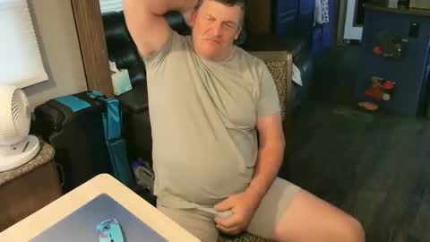 mmmthatsfunnn online show from November 18, 2025, 10:47 pm