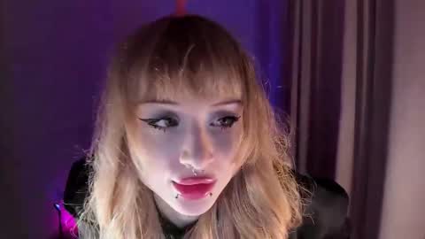 Snapshot of mnepohhh chatting on February 5, 2026, 9:19 pm mnepohhh online show from February 5, 2026, 9:19 pm