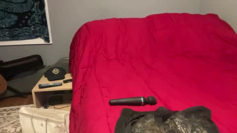 MNTuiLa online show from April 21, 2026, 5:47 am