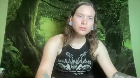 Snapshot of mo0n_goddess chatting on June 9, 2026, 3:07 am Misty online show from June 9, 2026, 3:07 am