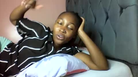 mochakei online show from October 9, 2025, 7:34 pm