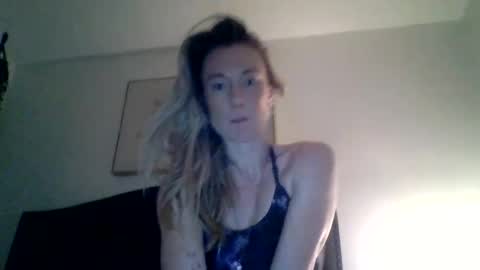 Snapshot of mockingbirds91 chatting on April 22, 2026, 2:47 am mockingbirds91 online show from April 22, 2026, 2:47 am