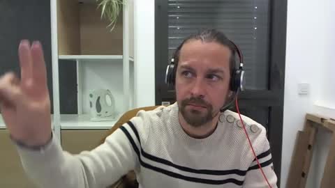 Snapshot of moi9876543210 chatting on January 31, 2025, 3:55 pm Julien online show from January 31, 2025, 3:55 pm