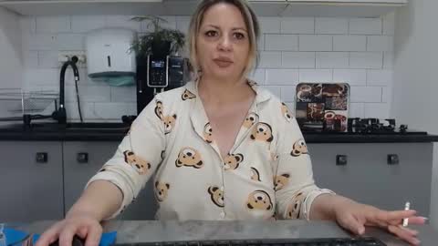 erika online show from February 2, 2025, 8:13 am