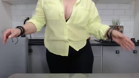 erika online show from February 6, 2025, 10:26 am