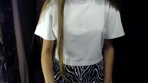 Snapshot of molli_and_tom chatting on September 21, 2025, 11:50 pm Bitcoin 1P8NuZxsaNsQTx7wJJJ7Ao1mic4nvJPVLC online show from September 21, 2025, 11:50 pm